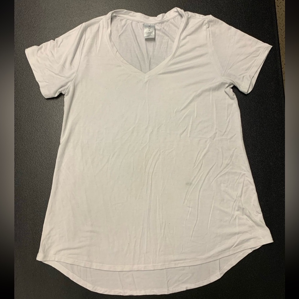 Classic White V-Neck Short Sleeve Tee